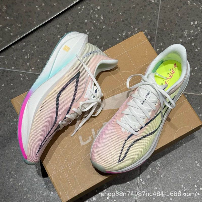 Nuove scarpe sportive da uomo  - Sneaker Career recensione e prezzo