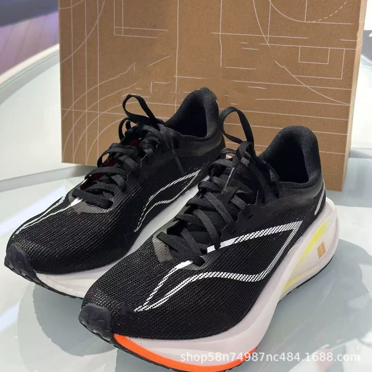 Nuove scarpe sportive da uomo  - Sneaker Career recensione e prezzo