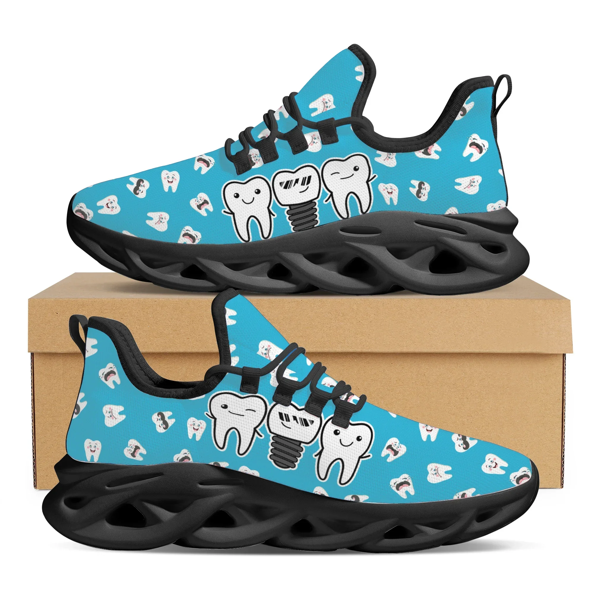 Sneakers con stampa dentata a  - Sneaker Career recensione e prezzo