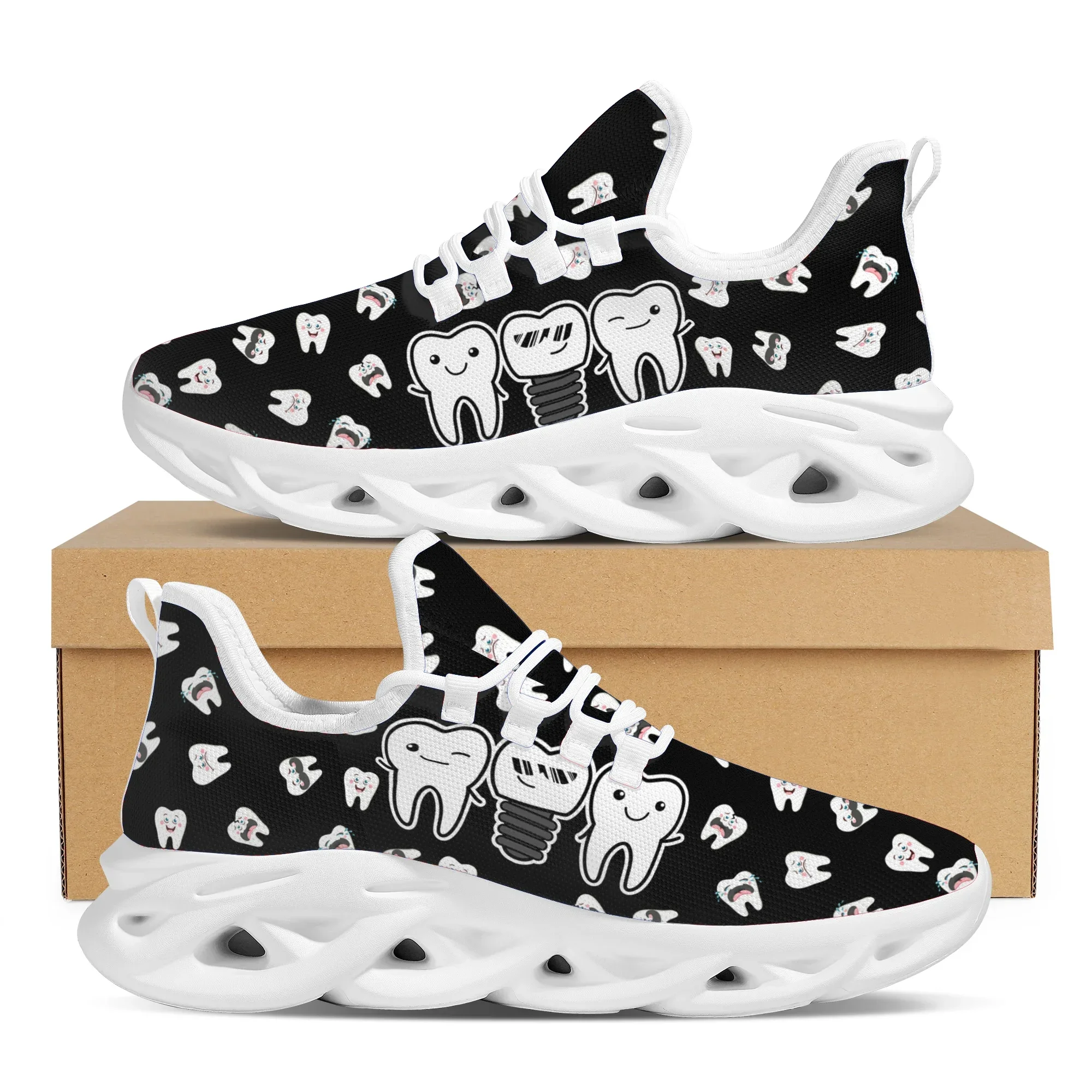 Sneakers con stampa dentata a  - Sneaker Career recensione e prezzo